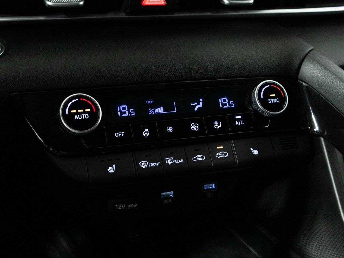 Hyundai Elantra 2021 года с пробегом. Фото: #15