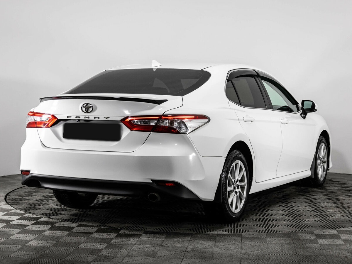 Toyota Camry 2021 года с пробегом. Фото: #3