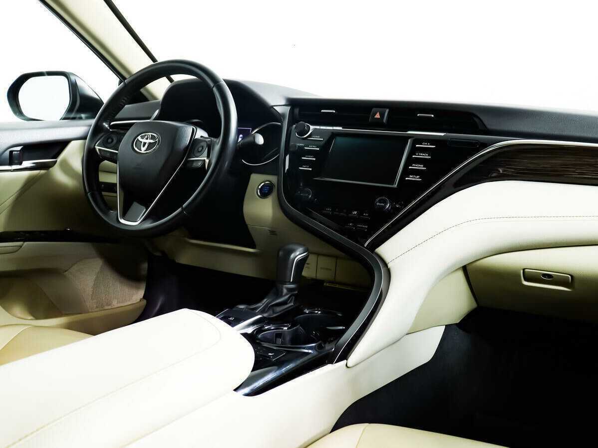 Toyota Camry 2019 года с пробегом. Фото: #8
