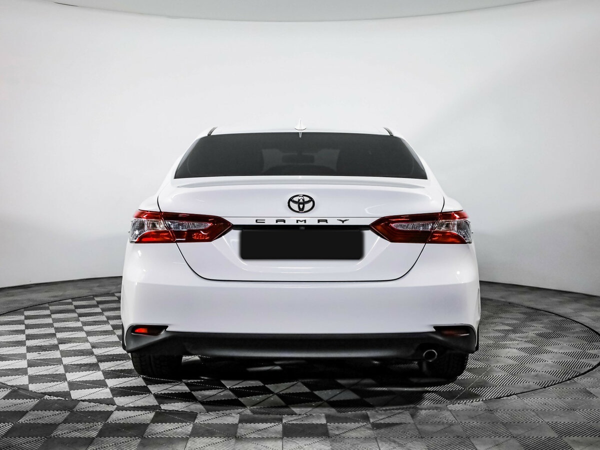 Toyota Camry 2021 года с пробегом. Фото: #4
