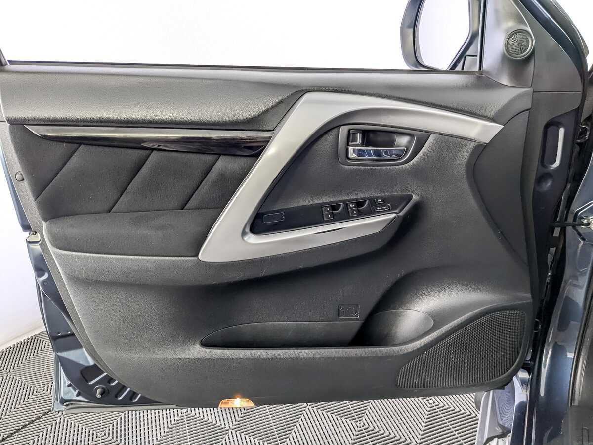 Mitsubishi Pajero Sport 2019 года с пробегом. Фото: #16