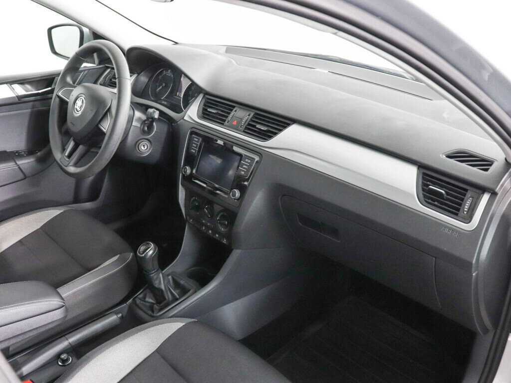 Skoda Rapid 2018 года с пробегом. Фото: #9