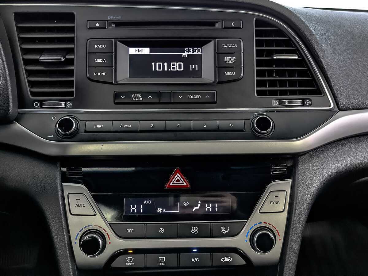 Hyundai Elantra 2018 года с пробегом. Фото: #15