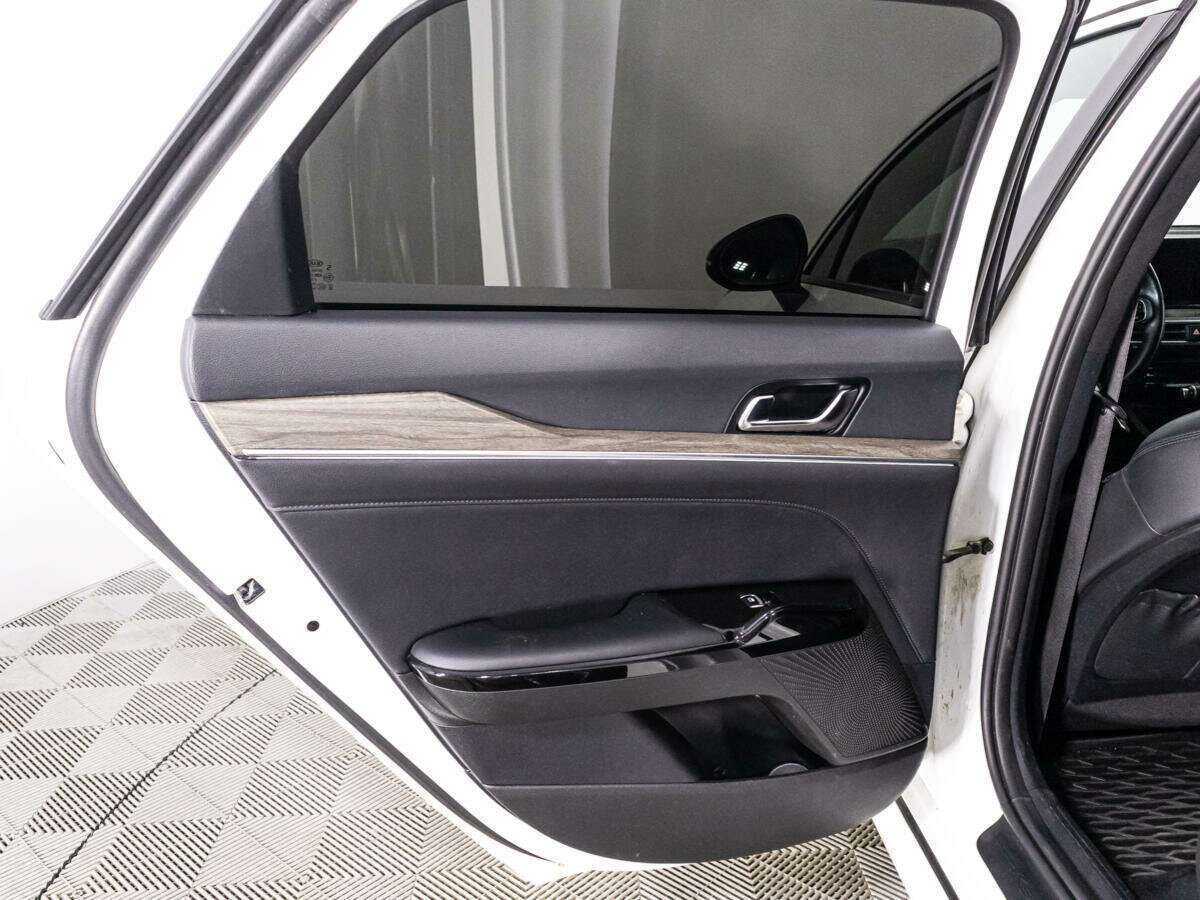 Kia K5 2021 года с пробегом. Фото: #23