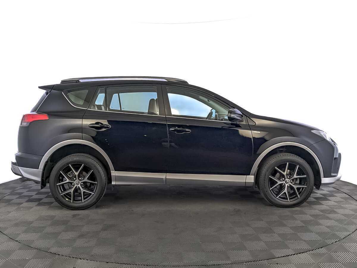 Toyota RAV4 2017 года с пробегом. Фото: #3