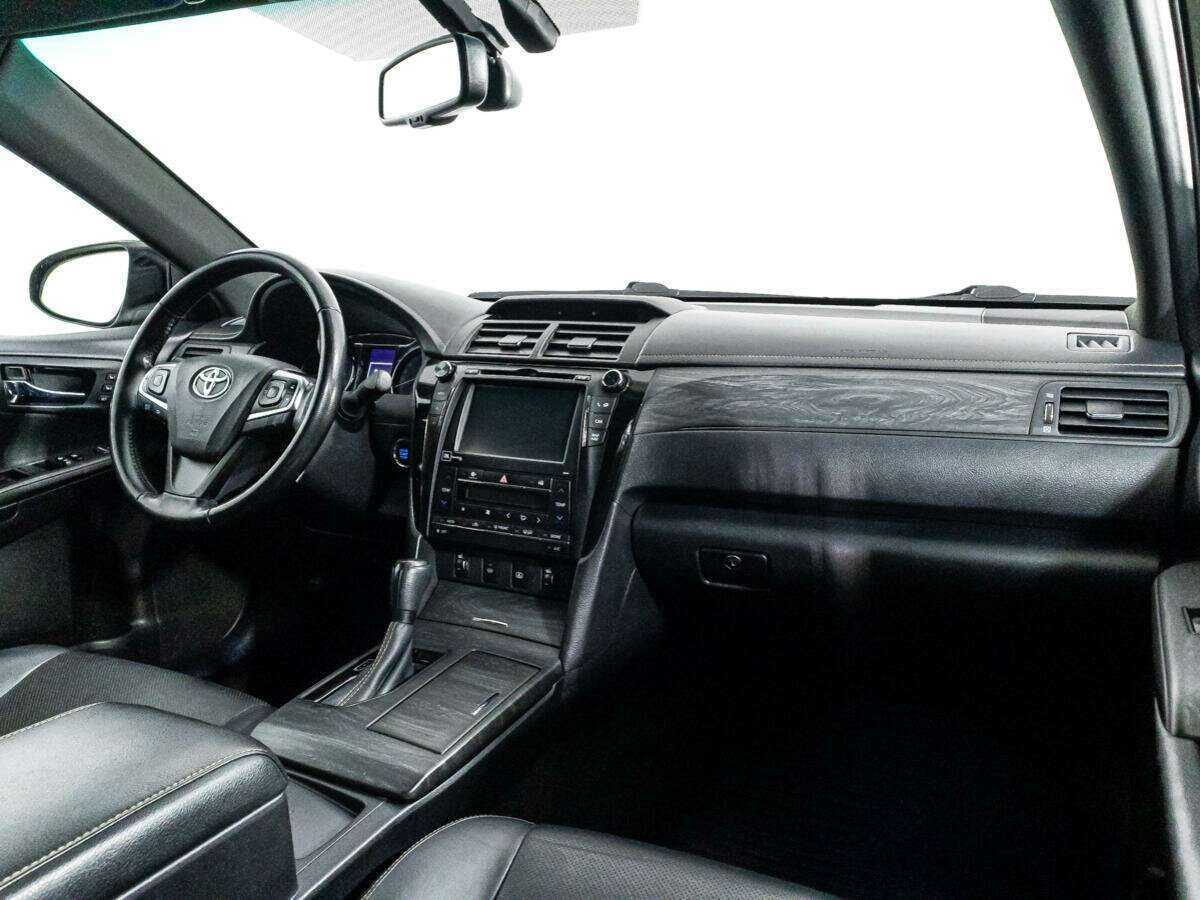 Toyota Camry 2017 года с пробегом. Фото: #8