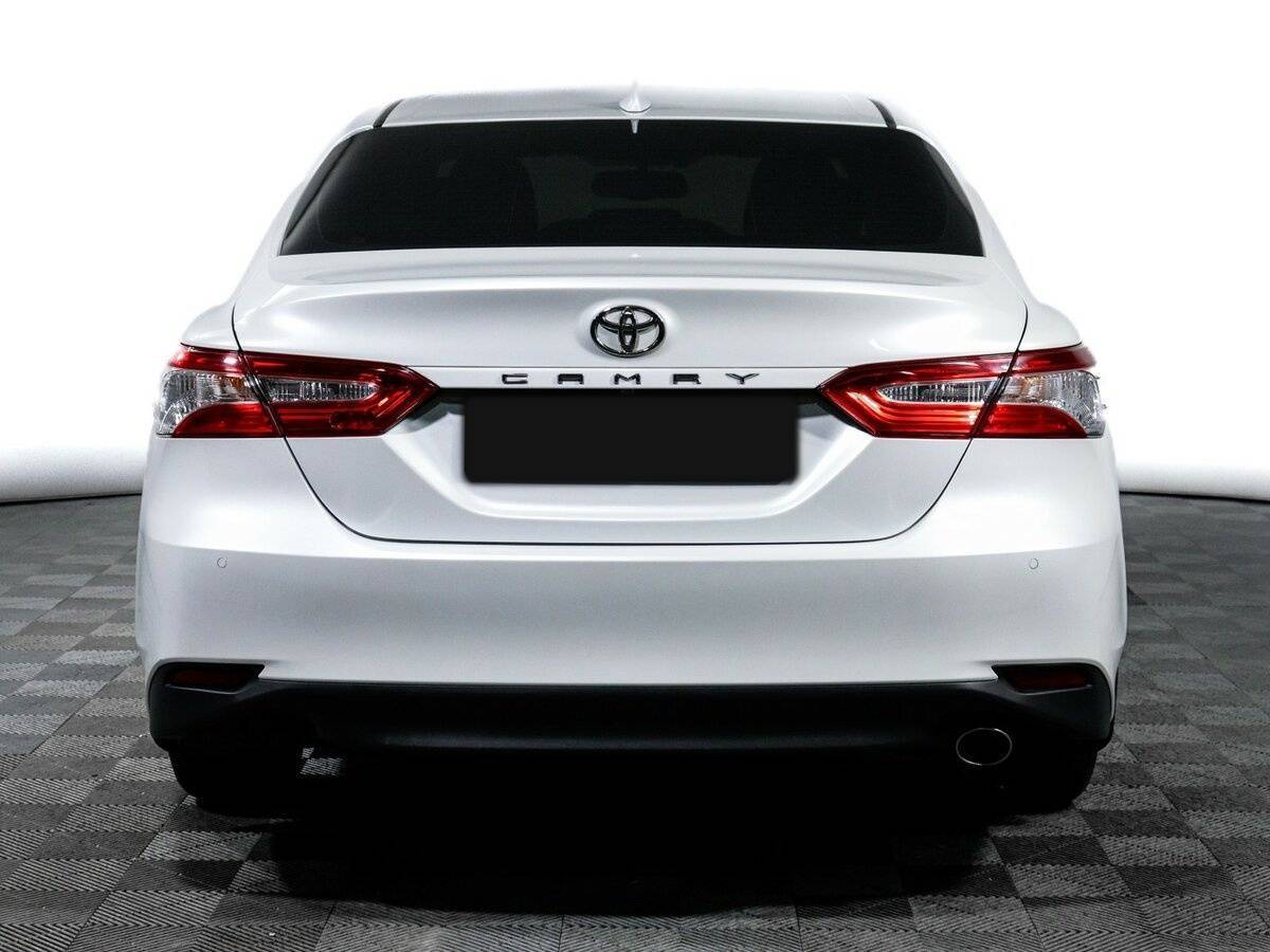 Toyota Camry 2019 года с пробегом. Фото: #5