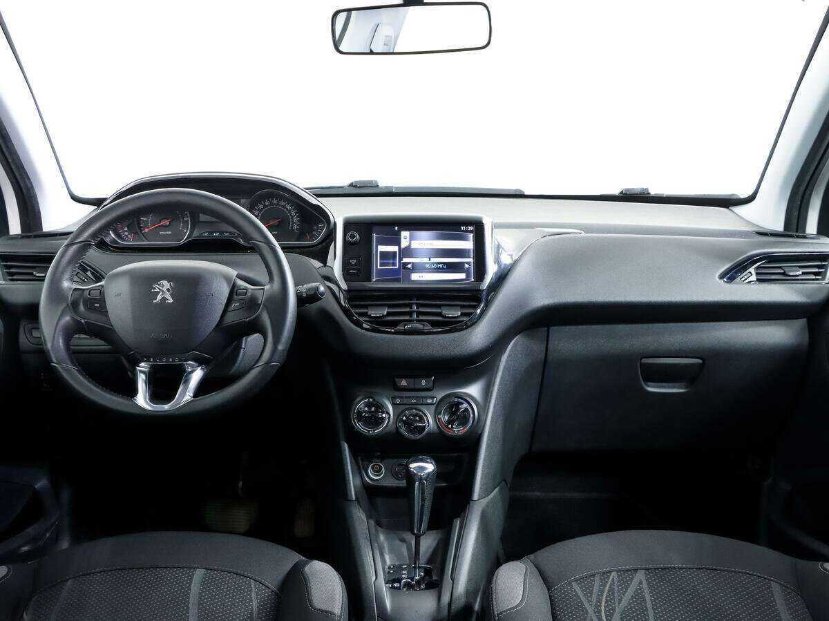 Peugeot 208 2013 года с пробегом. Фото: #9