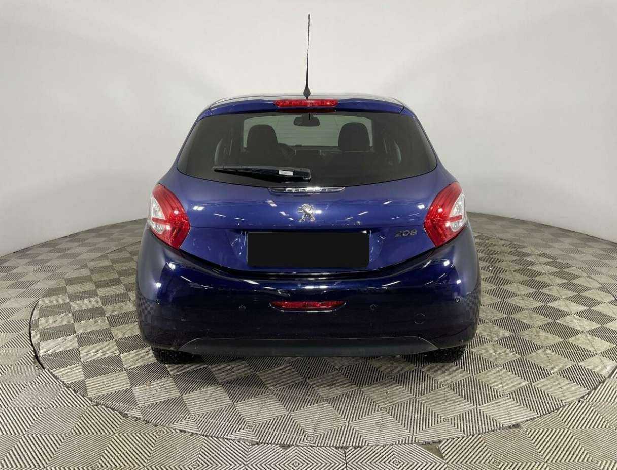 Peugeot 208 2014 года с пробегом. Фото: #2