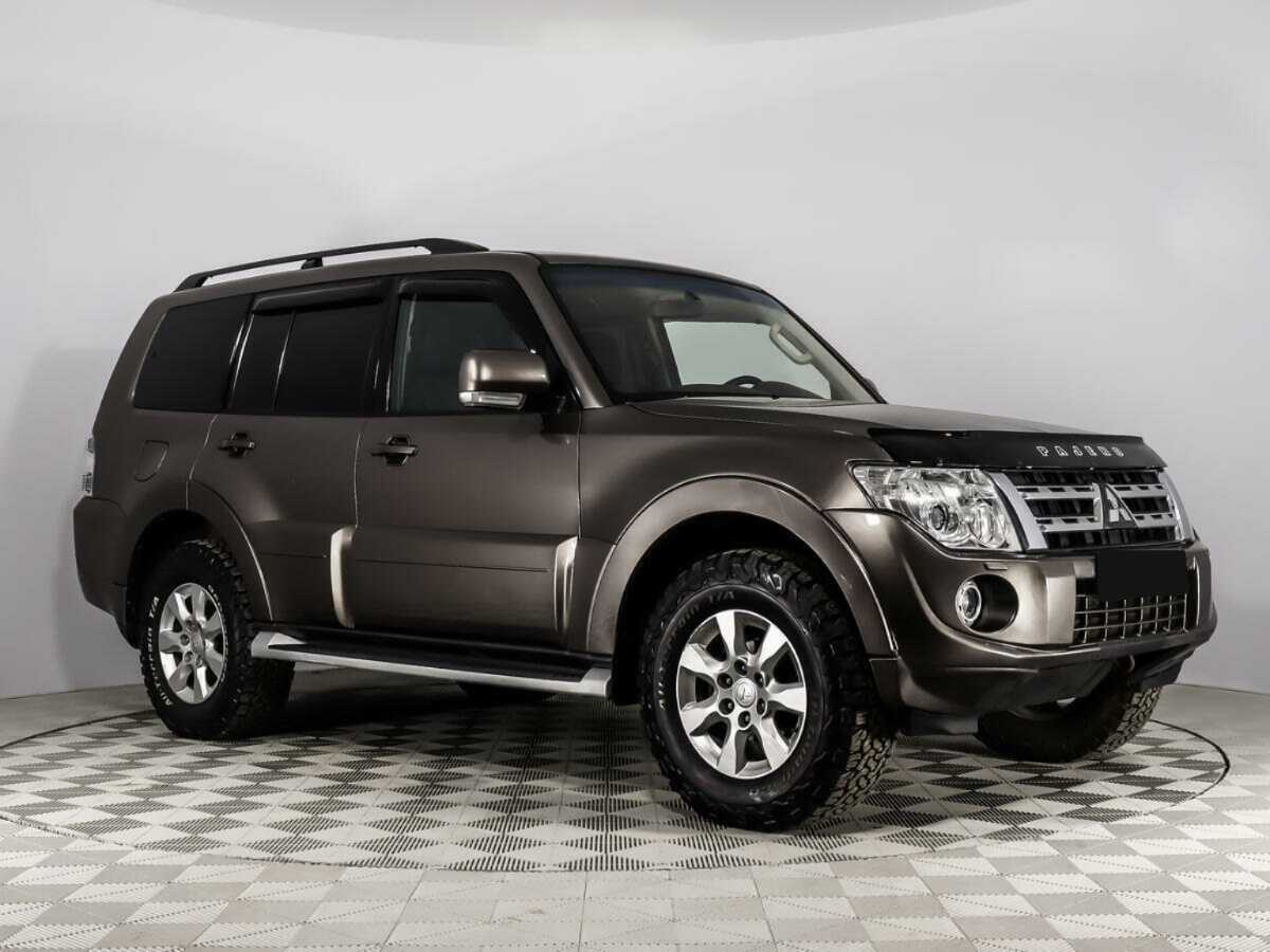 Mitsubishi Pajero 2013 года с пробегом. Фото: #2