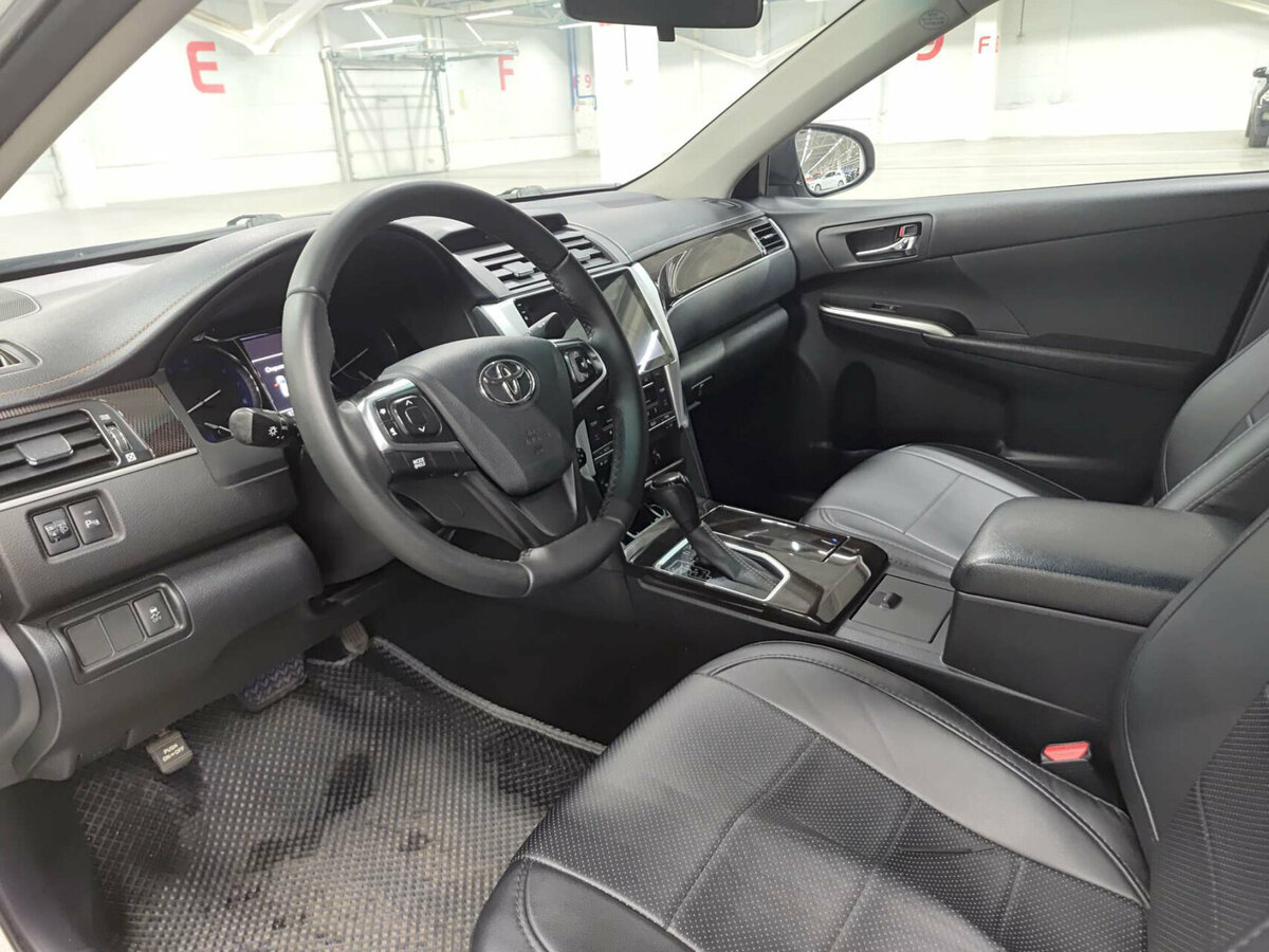 Toyota Camry 2017 года с пробегом. Фото: #15