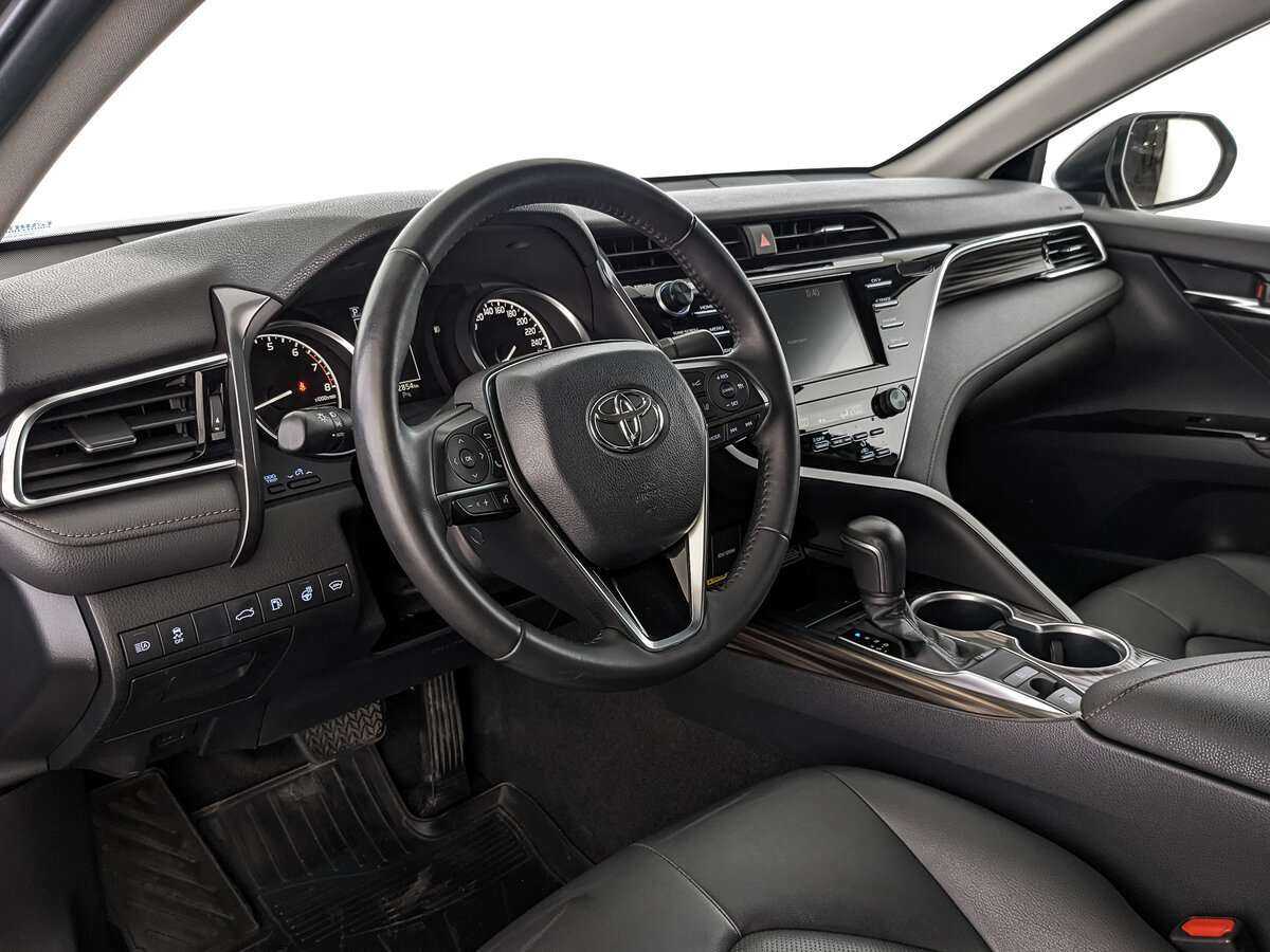 Toyota Camry 2018 года с пробегом. Фото: #10