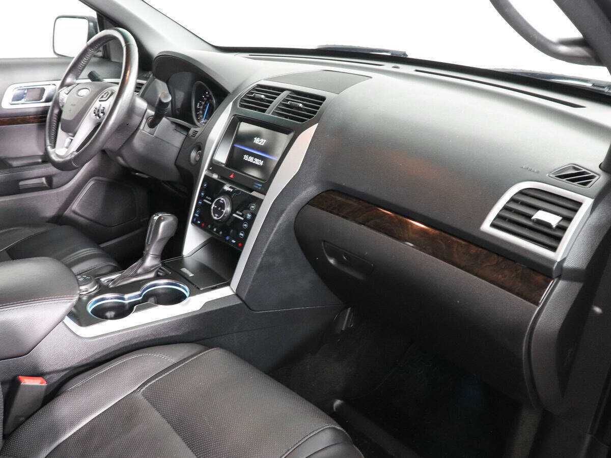 Ford Explorer 2015 года с пробегом. Фото: #5