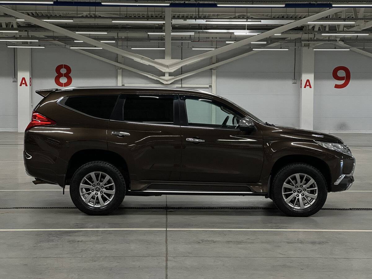 Mitsubishi Pajero Sport 2018 года с пробегом. Фото: #3
