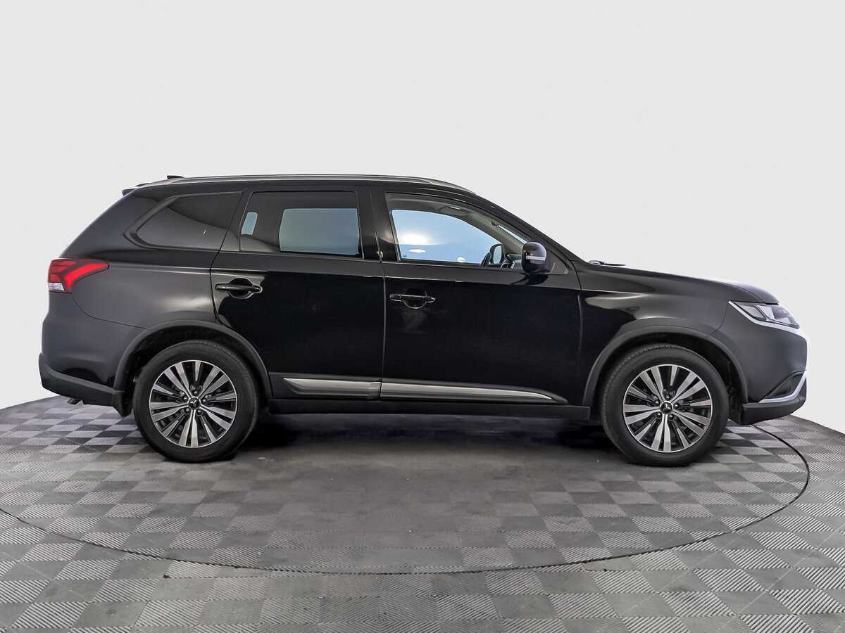Mitsubishi Outlander 2019 года с пробегом. Фото: #3
