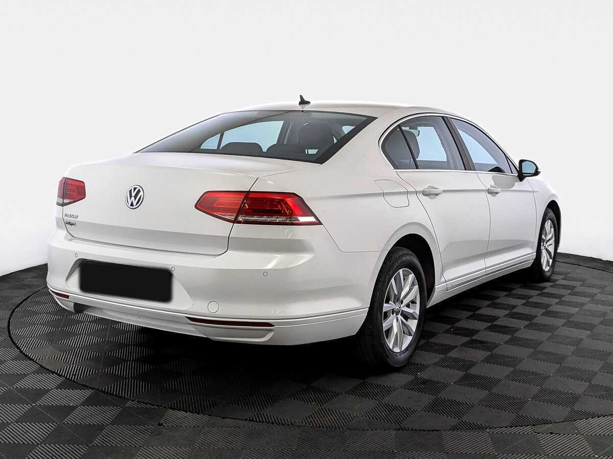 Volkswagen Passat 2019 года с пробегом. Фото: #4