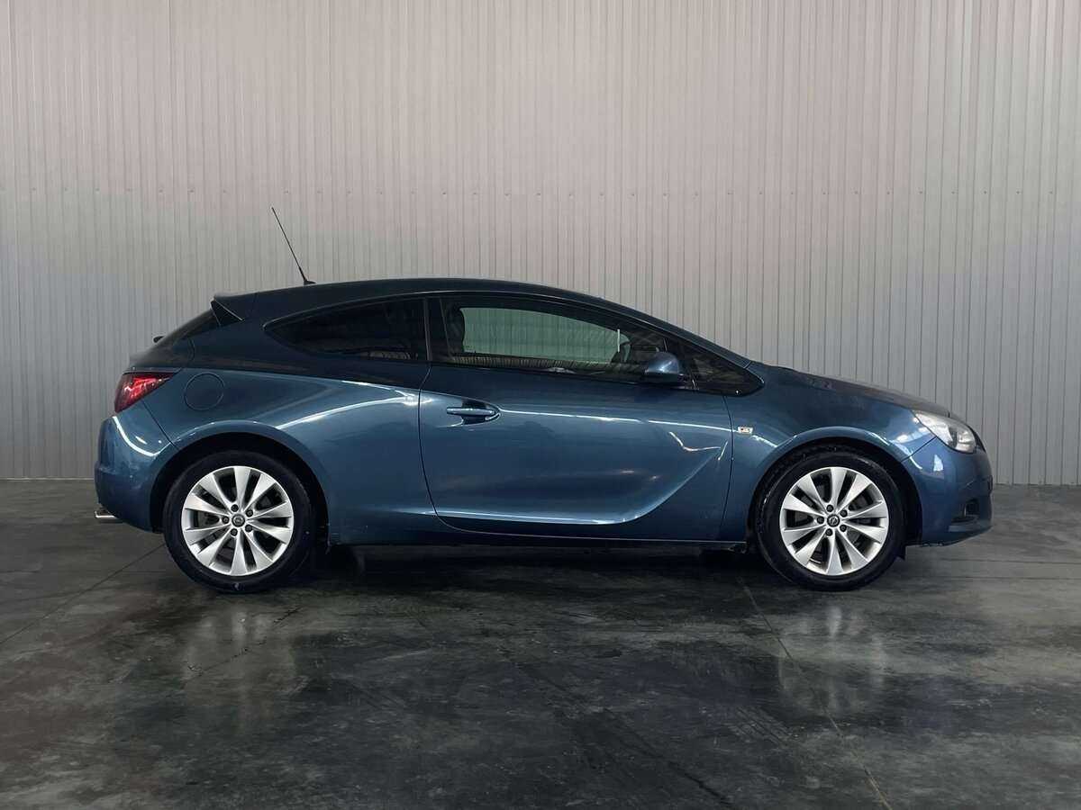 Opel Astra 2014 года с пробегом. Фото: #3