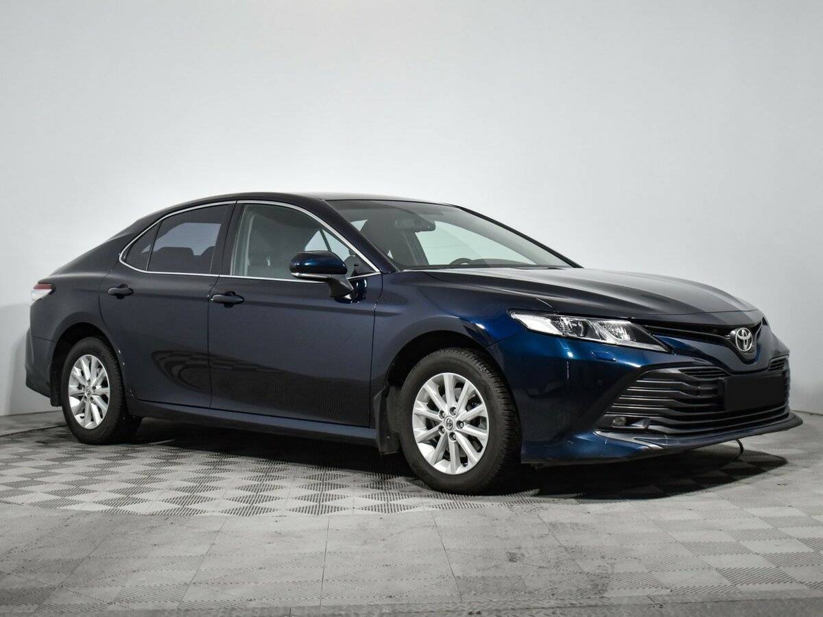 Toyota Camry 2019 года с пробегом. Фото: #2