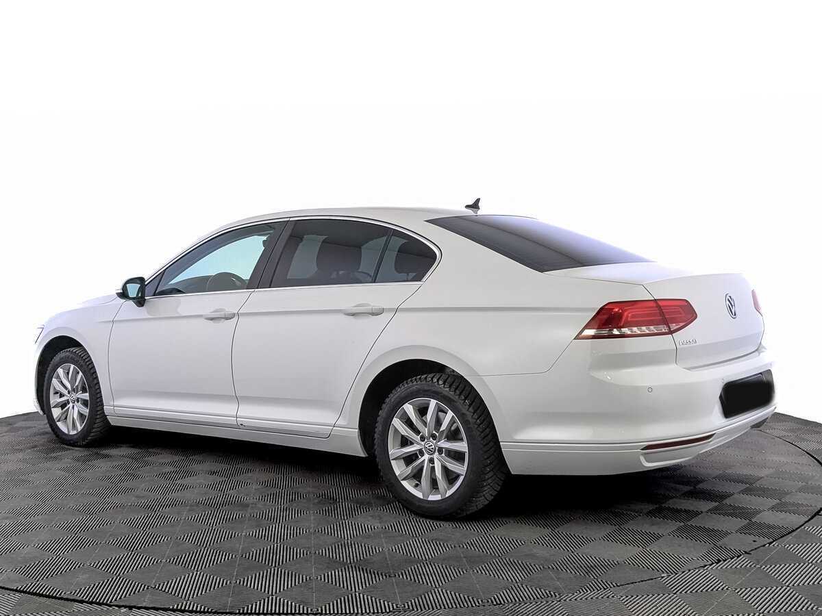 Volkswagen Passat 2019 года с пробегом. Фото: #6