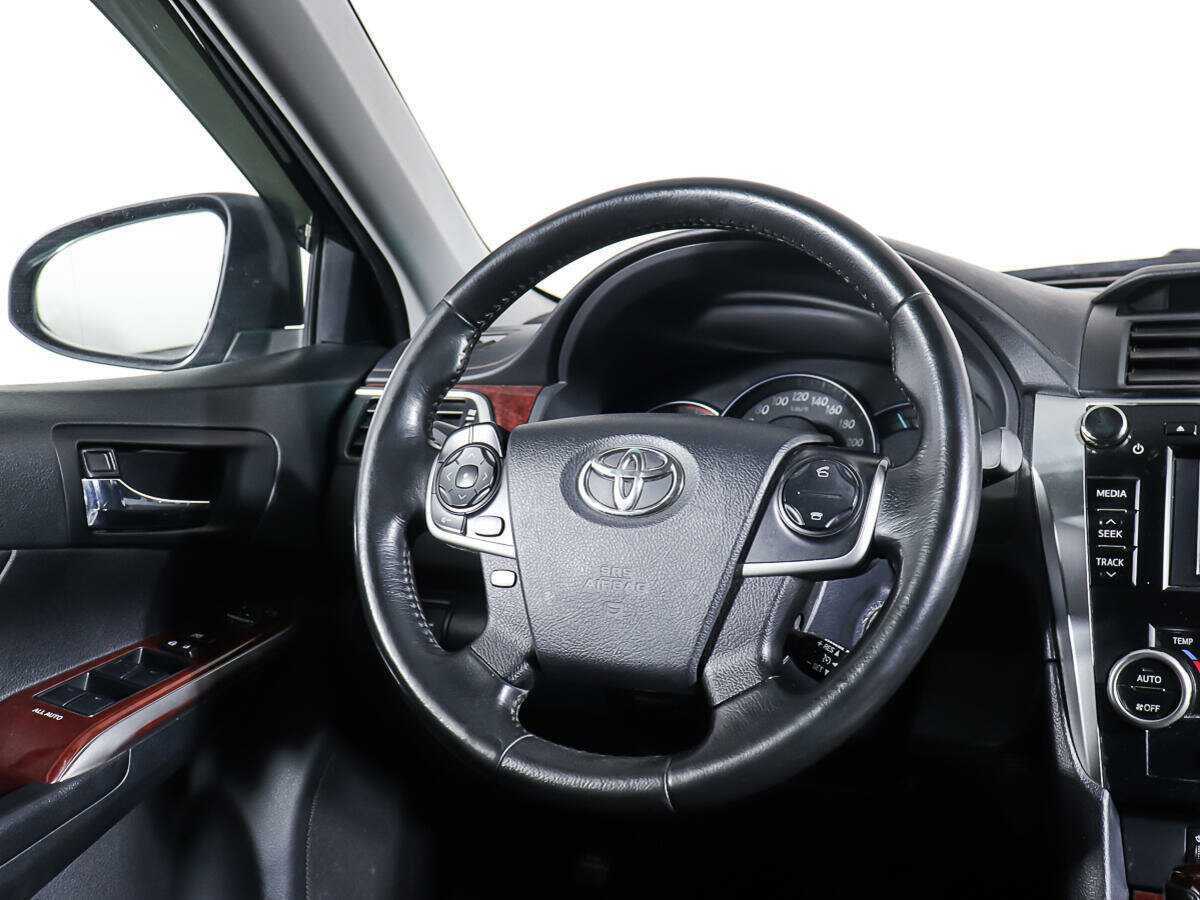 Toyota Camry 2014 года с пробегом. Фото: #14