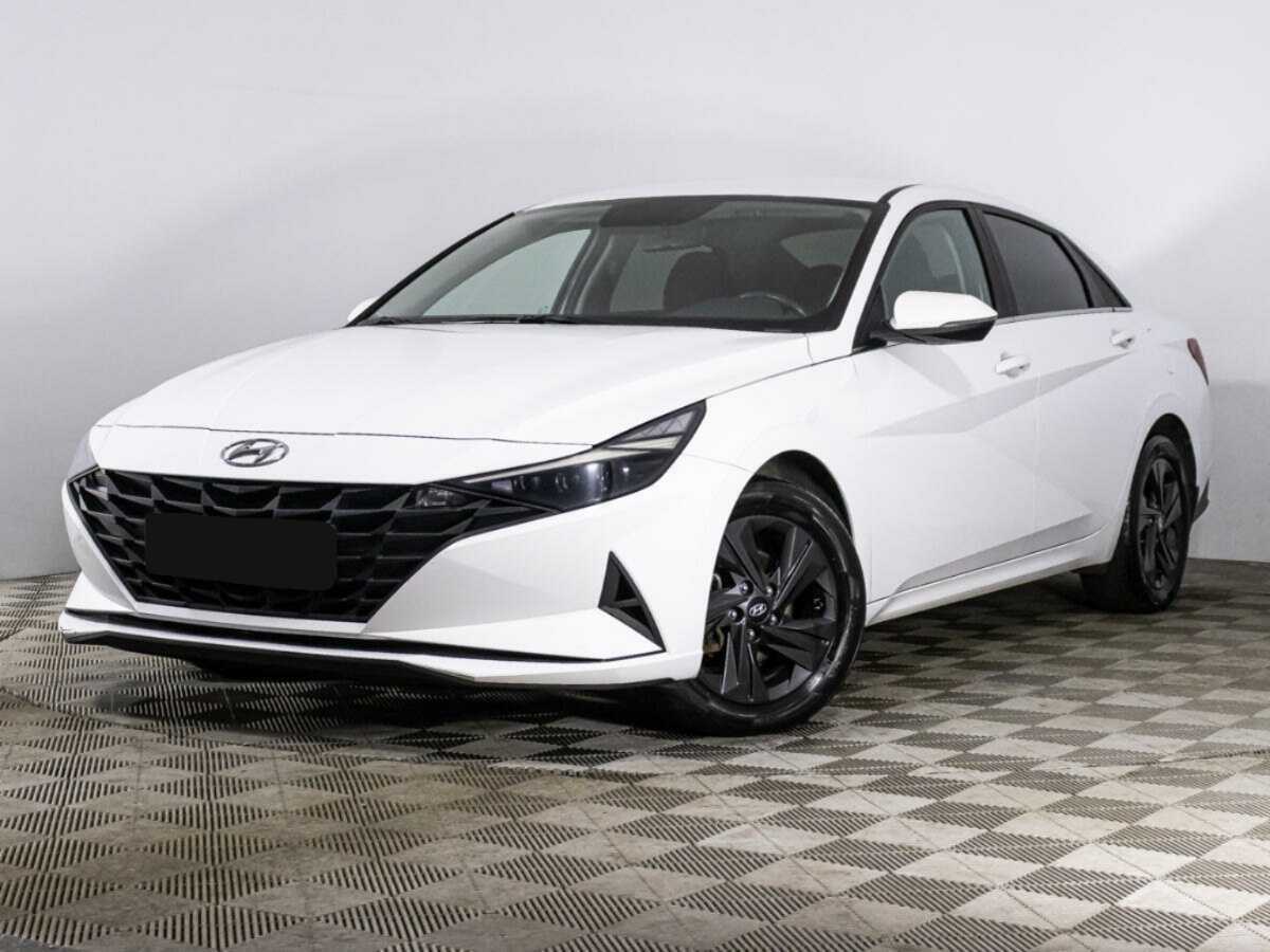 Hyundai Elantra 2021 года с пробегом. Посмотреть фото