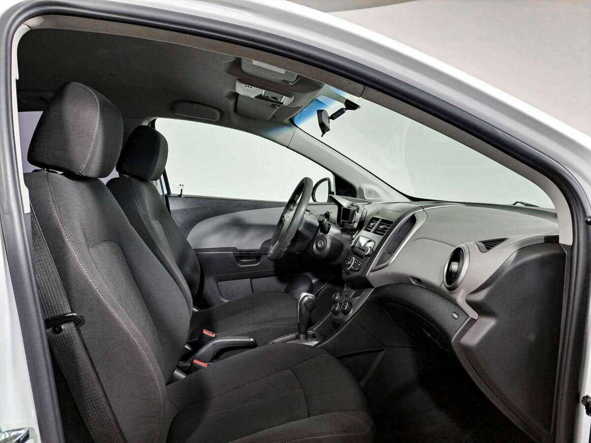 Chevrolet Aveo 2013 года с пробегом. Фото: #8
