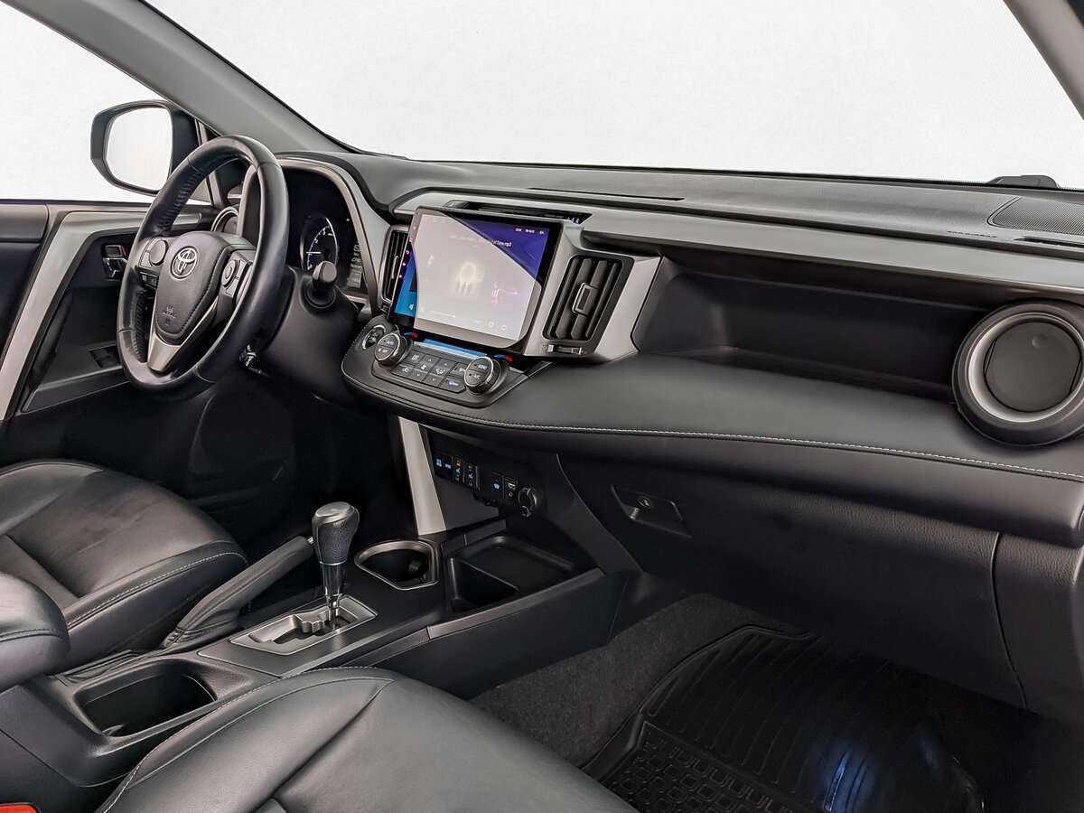 Toyota RAV4 2017 года с пробегом. Фото: #8
