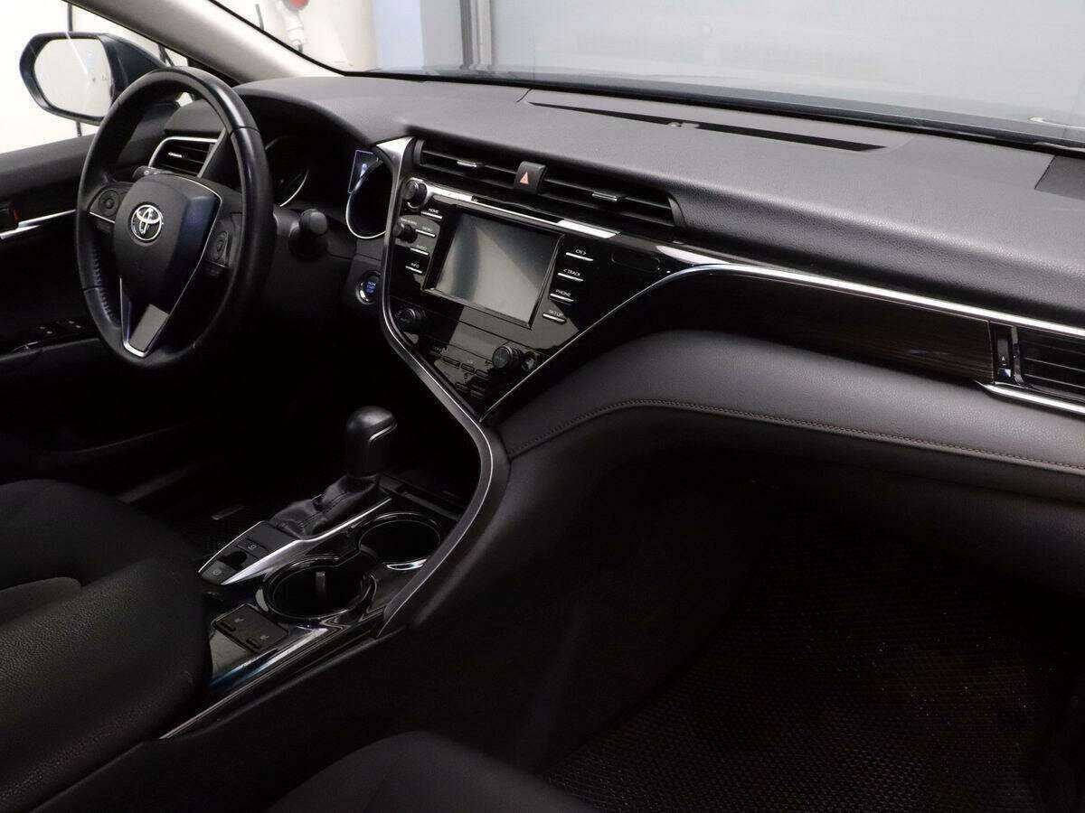 Toyota Camry 2019 года с пробегом. Фото: #6