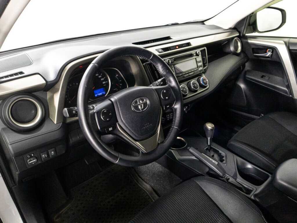 Toyota RAV4 2013 года с пробегом. Фото: #10