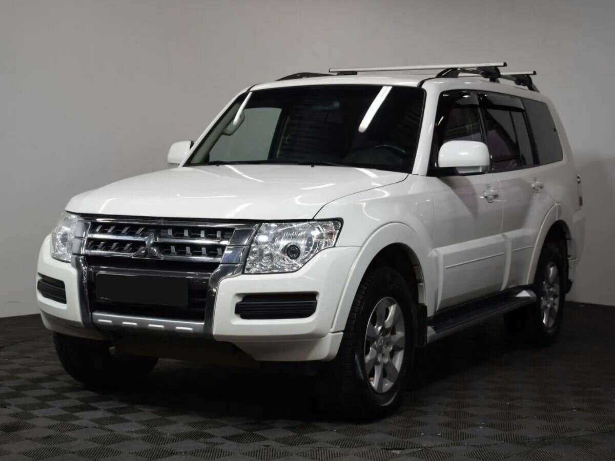 Mitsubishi Pajero 2015 года с пробегом. Посмотреть фото