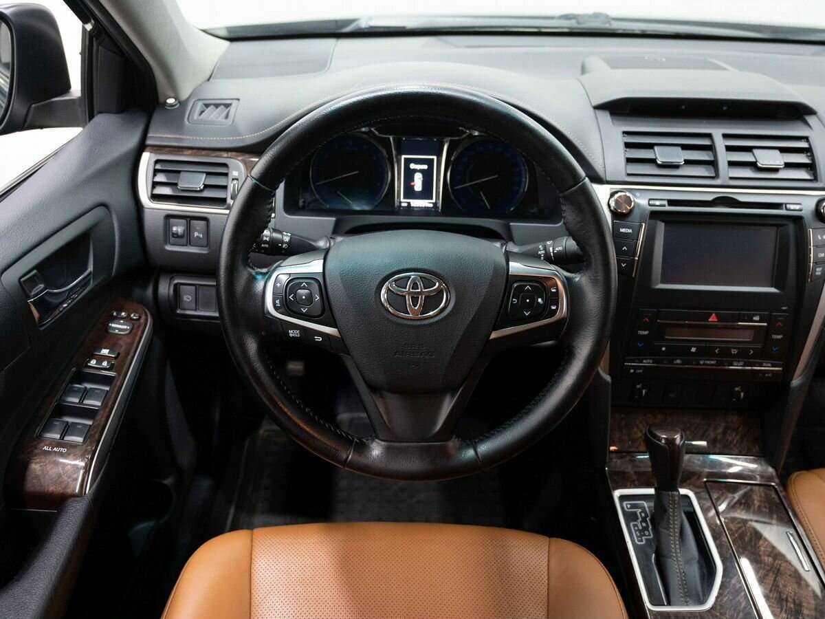 Toyota Camry 2015 года с пробегом. Фото: #13