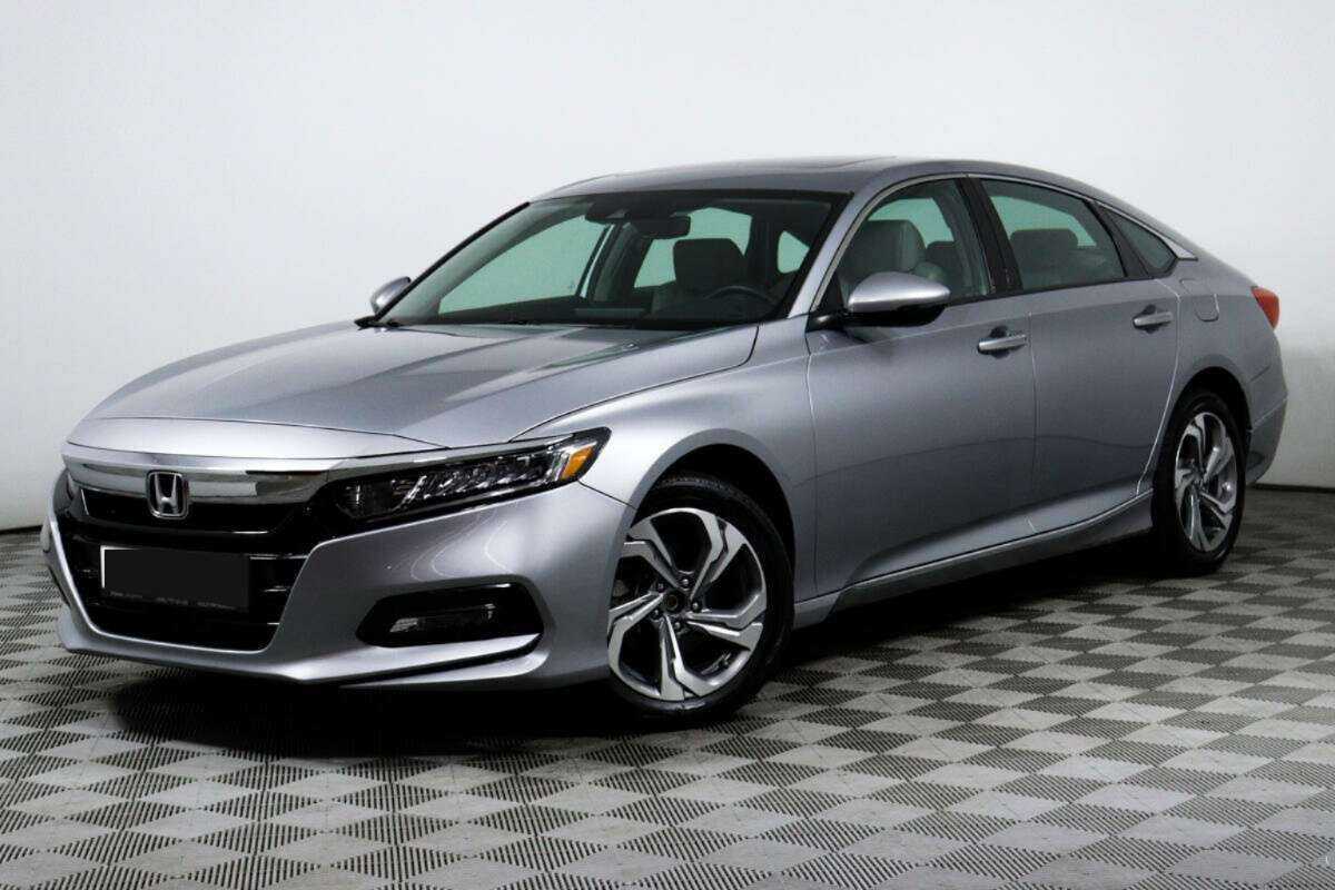 Honda Accord 2018 года с пробегом. Посмотреть фото