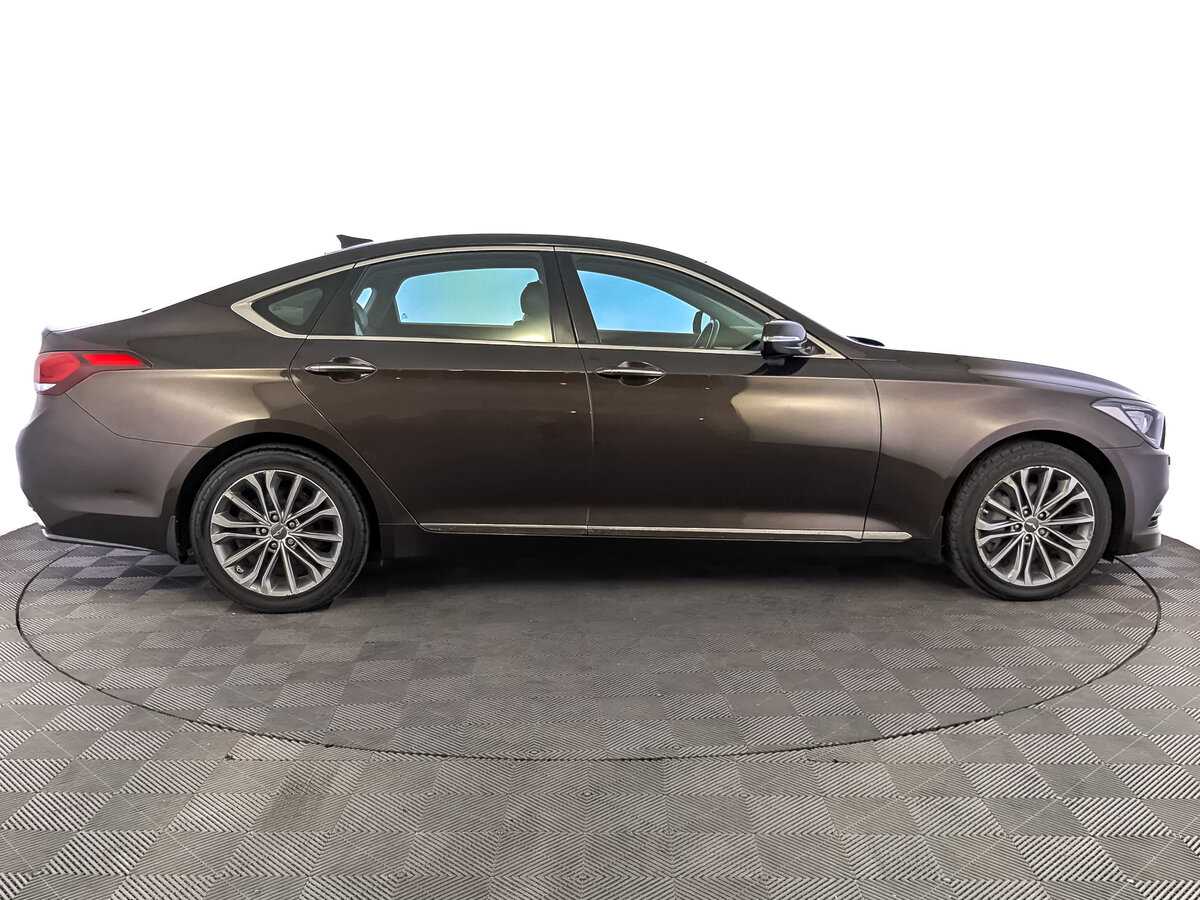 Hyundai Genesis 2015 года с пробегом. Фото: #3