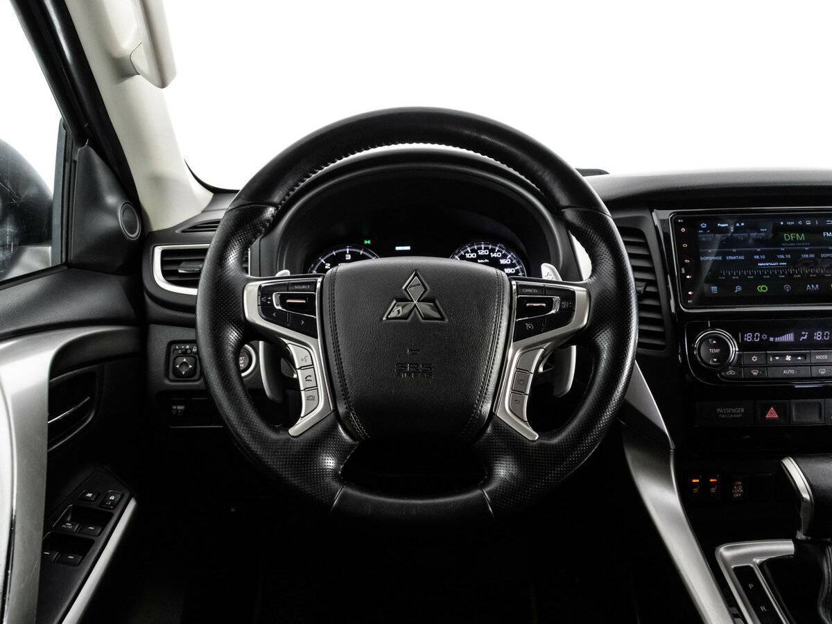Mitsubishi Pajero Sport 2017 года с пробегом. Фото: #11
