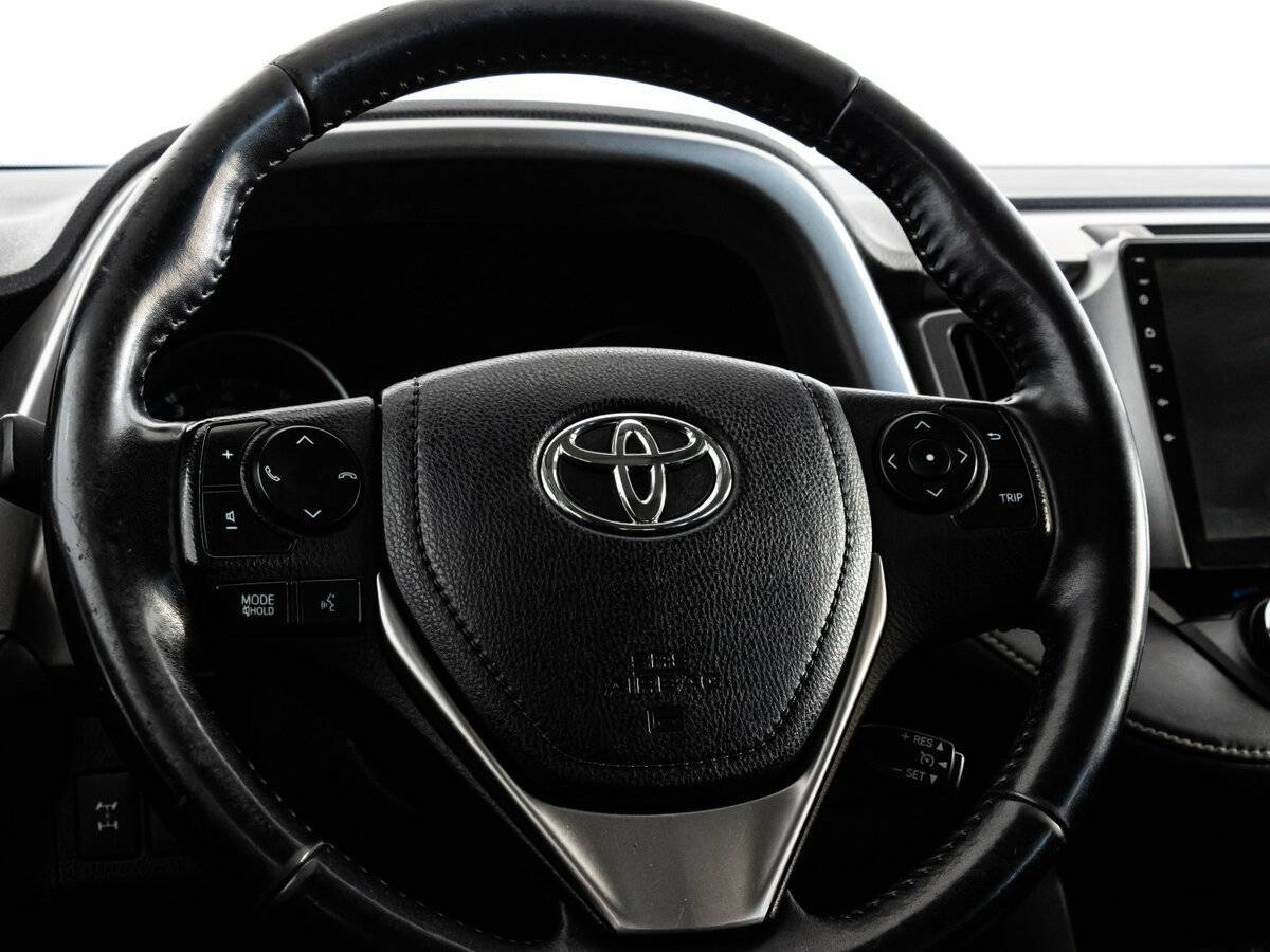 Toyota RAV4 2017 года с пробегом. Фото: #8