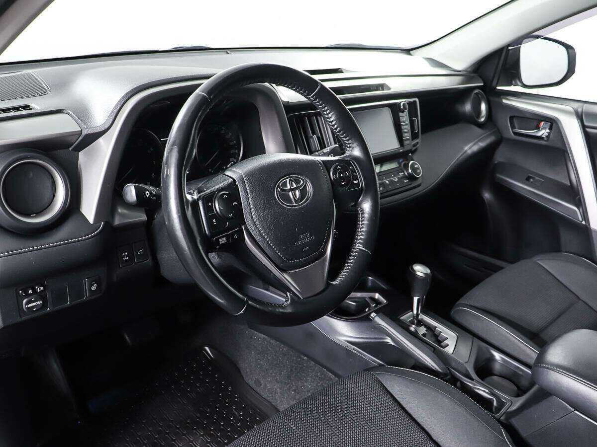 Toyota RAV4 2019 года с пробегом. Фото: #12