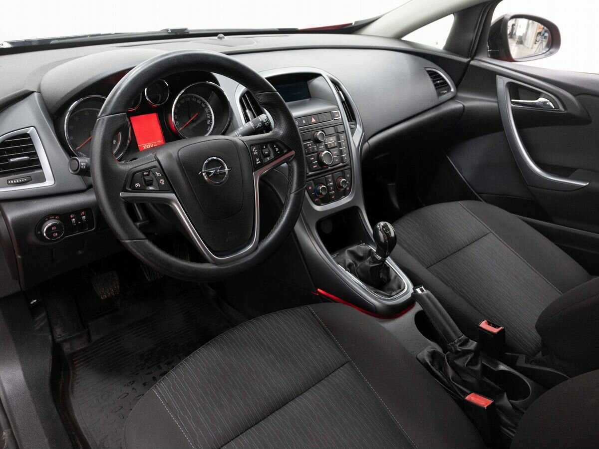 Opel Astra 2012 года с пробегом. Фото: #8