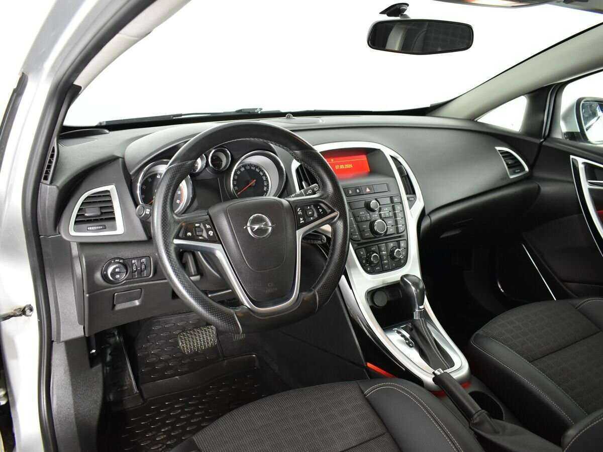 Opel Astra 2013 года с пробегом. Фото: #6