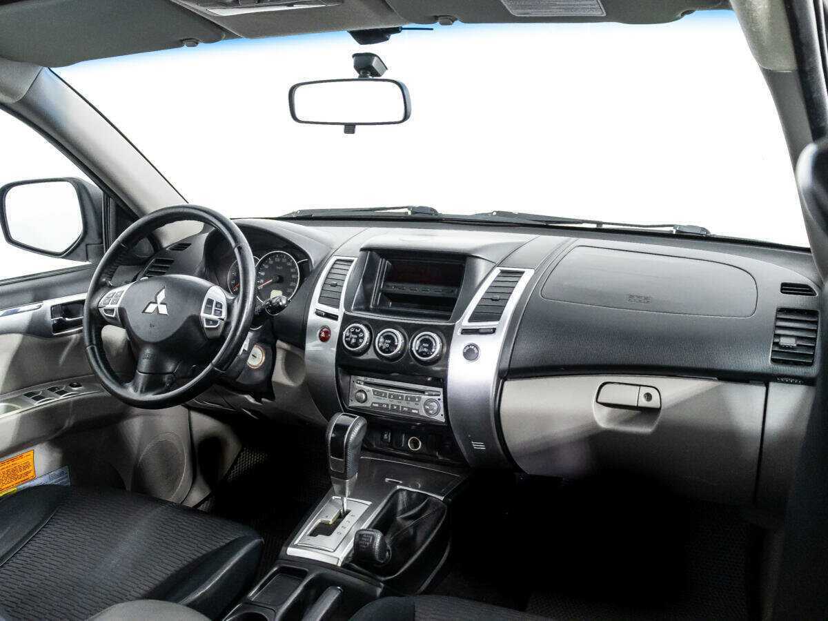 Mitsubishi Pajero Sport 2012 года с пробегом. Фото: #8