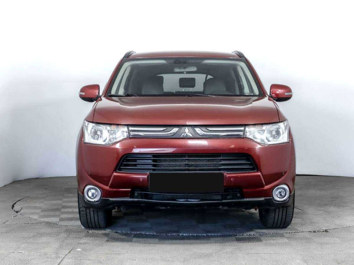 Mitsubishi Outlander 2013 года с пробегом. Посмотреть фото