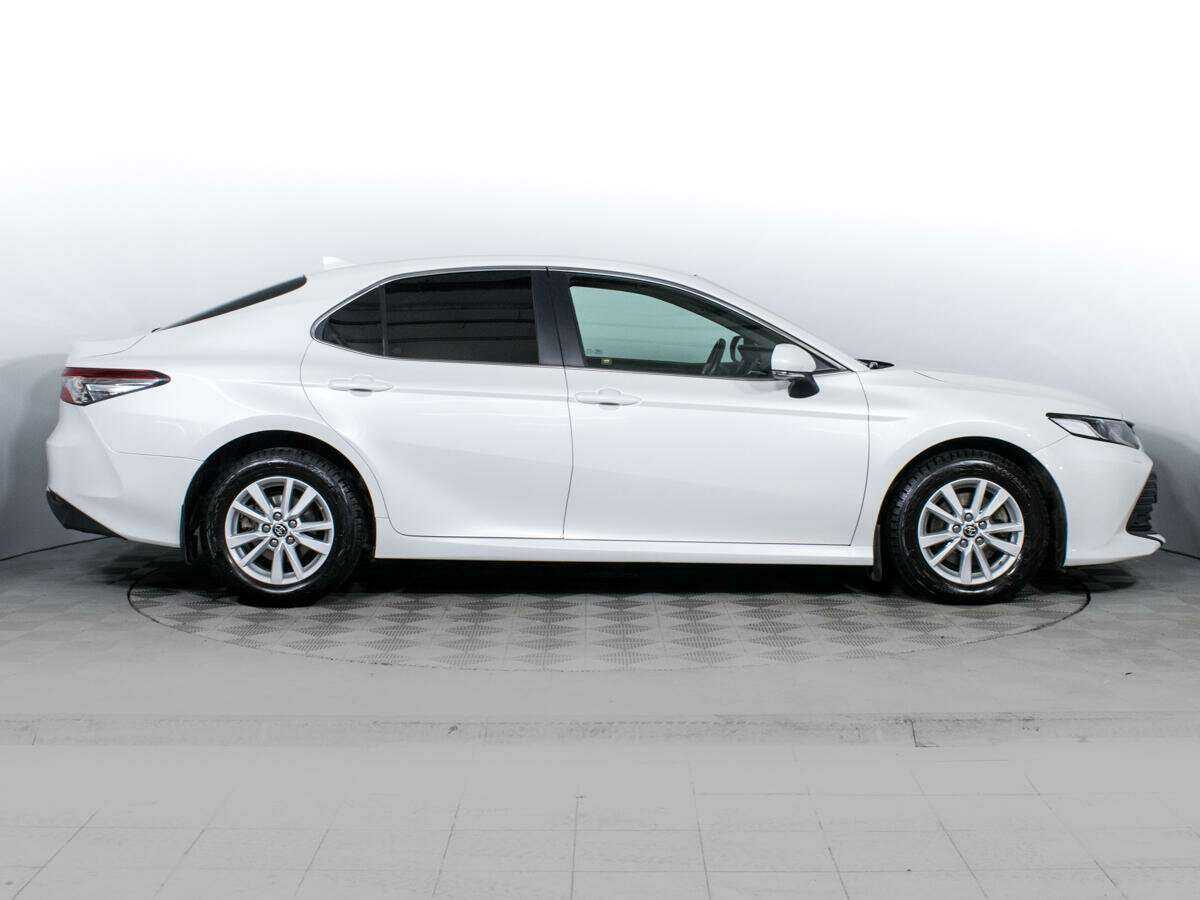 Toyota Camry 2020 года с пробегом. Фото: #3