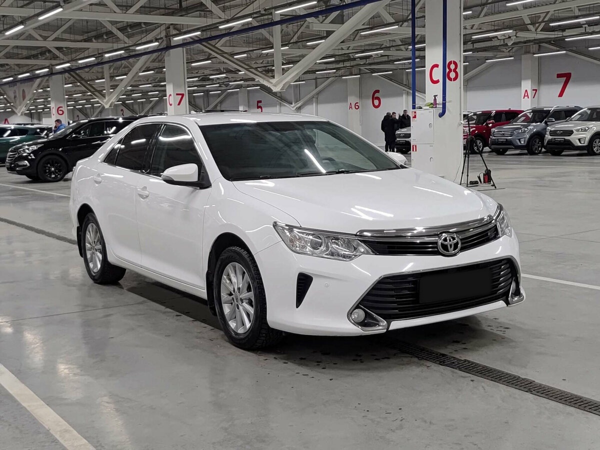 Toyota Camry 2017 года с пробегом. Фото: #2