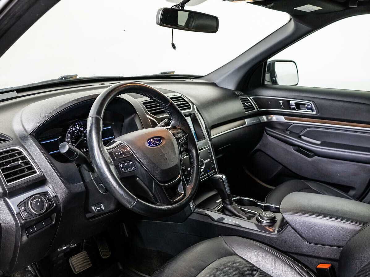 Ford Explorer 2017 года с пробегом. Фото: #8