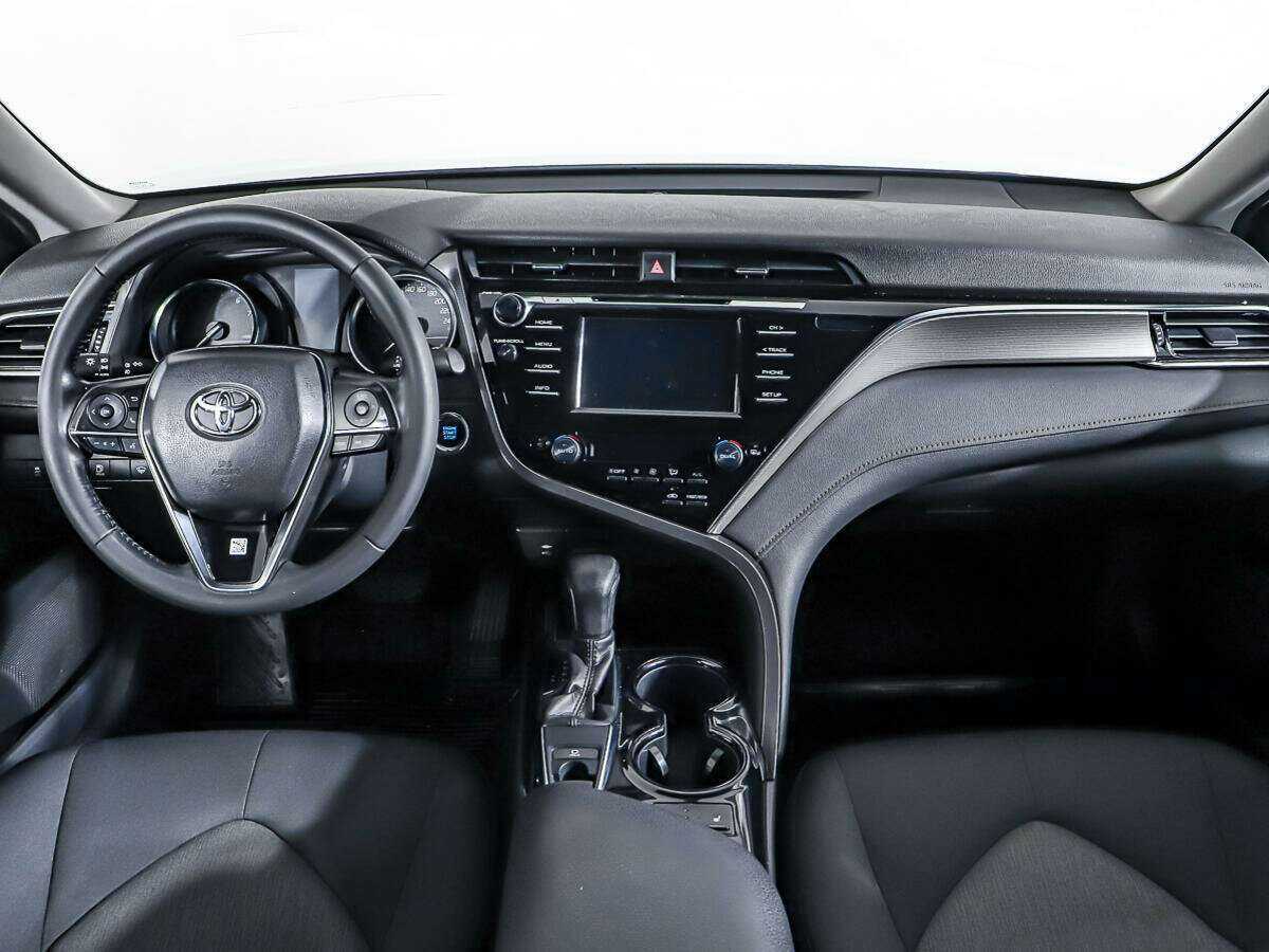 Toyota Camry 2020 года с пробегом. Фото: #10