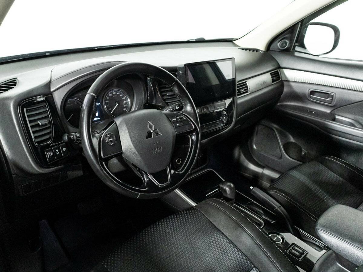Mitsubishi Outlander 2017 года с пробегом. Фото: #10