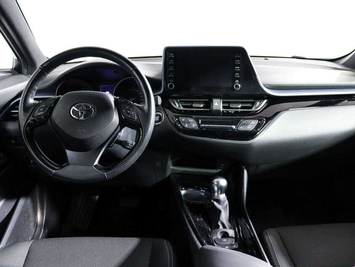 Toyota C-HR 2019 года с пробегом. Фото: #9