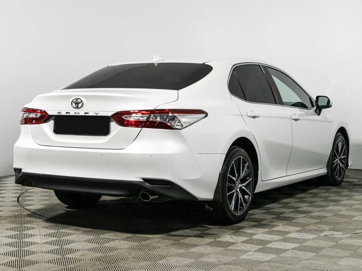 Toyota Camry 2021 года с пробегом. Фото: #3