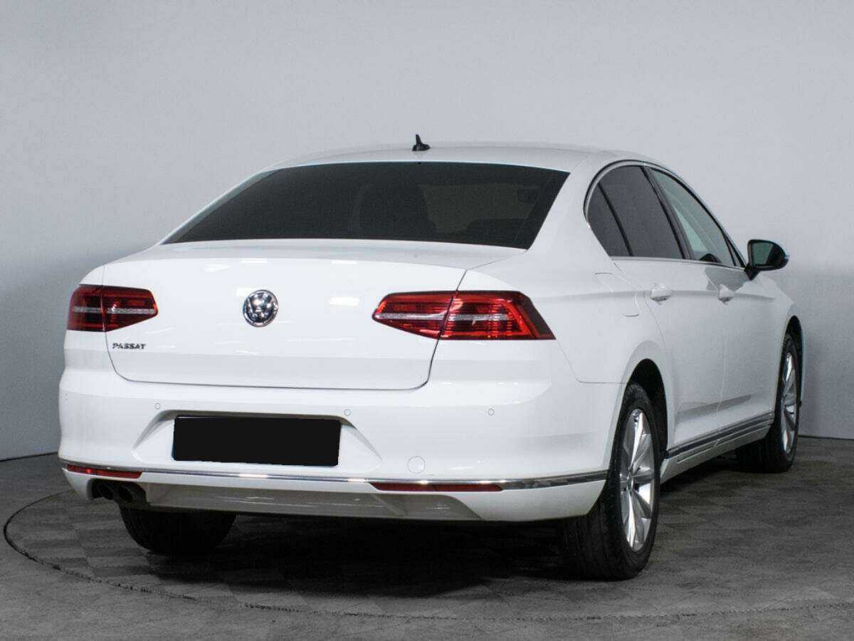 Volkswagen Passat 2017 года с пробегом. Фото: #3