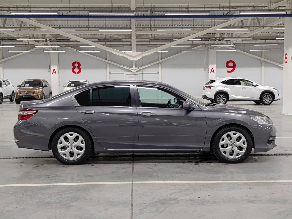 Honda Accord 2016 года с пробегом. Фото: #3