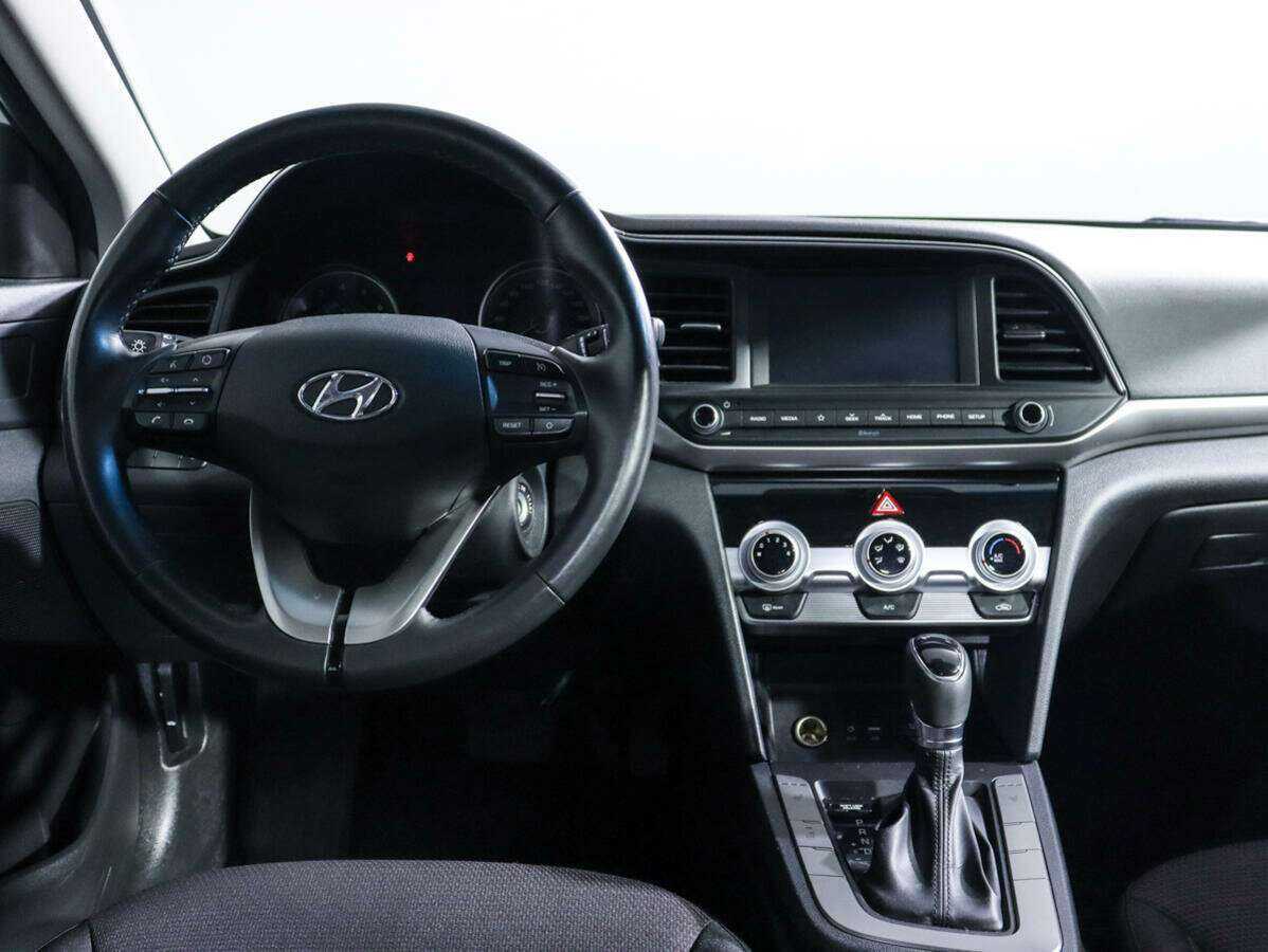 Hyundai Elantra 2020 года с пробегом. Фото: #8